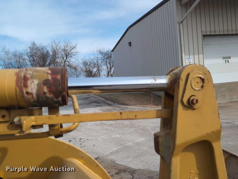 image for item EG2746 1989 John Deere 344E wheel loader