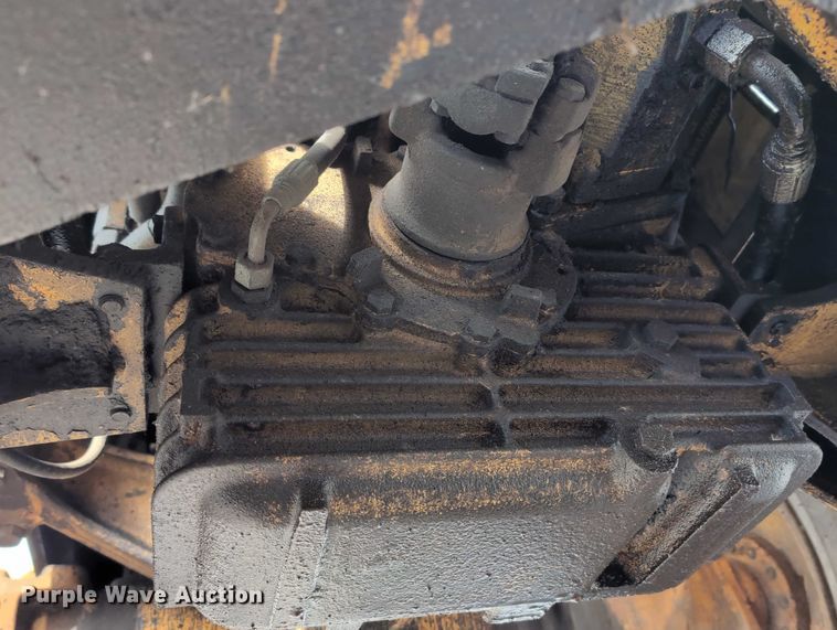 image for item EG2746 1989 John Deere 344E wheel loader