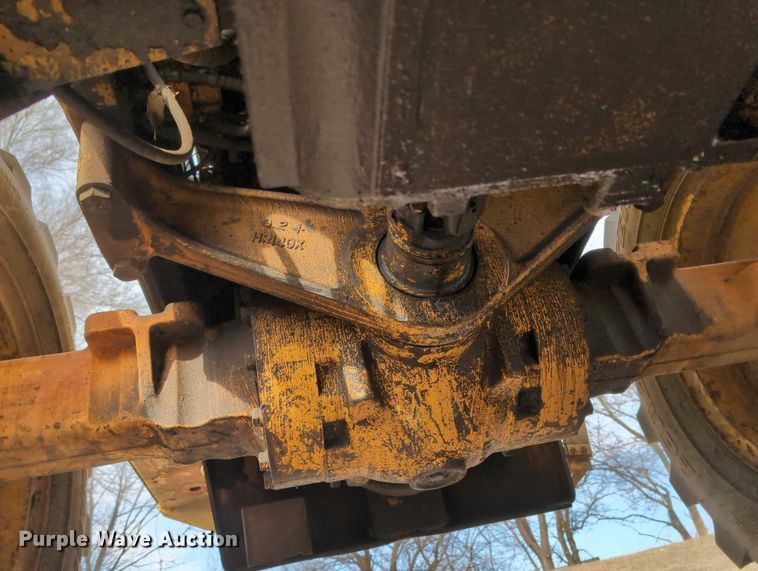 image for item EG2746 1989 John Deere 344E wheel loader