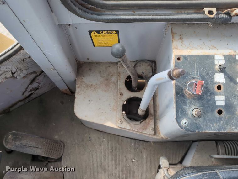 image for item EG2746 1989 John Deere 344E wheel loader