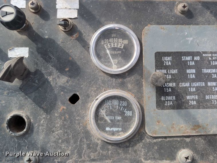 image for item EG2746 1989 John Deere 344E wheel loader