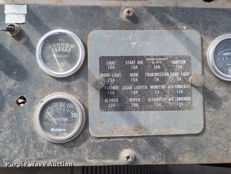 image for item EG2746 1989 John Deere 344E wheel loader