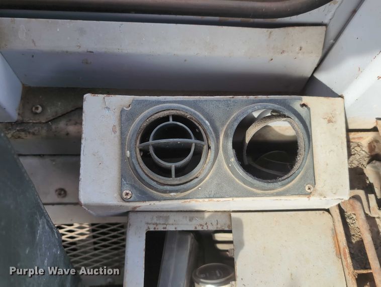 image for item EG2746 1989 John Deere 344E wheel loader