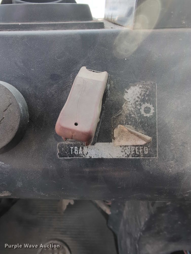 image for item EG2746 1989 John Deere 344E wheel loader