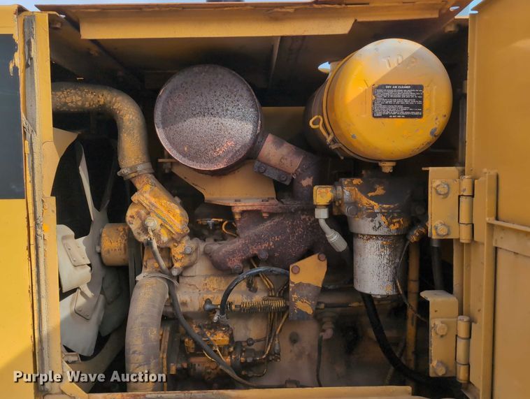 image for item EG2746 1989 John Deere 344E wheel loader