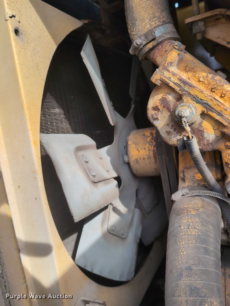 image for item EG2746 1989 John Deere 344E wheel loader