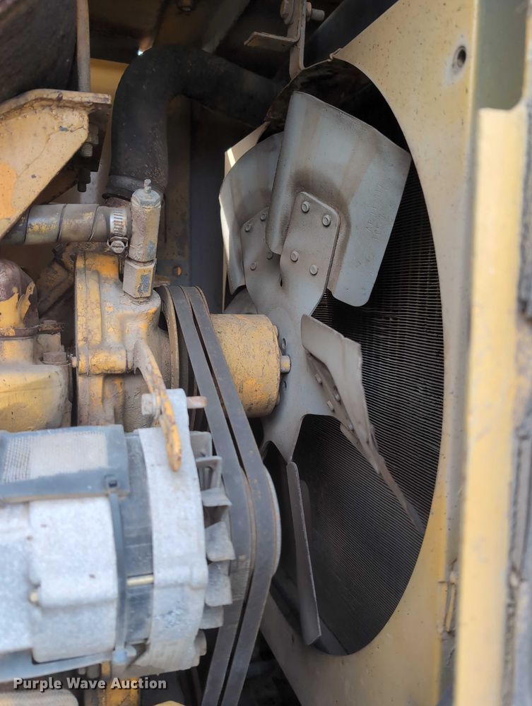 image for item EG2746 1989 John Deere 344E wheel loader