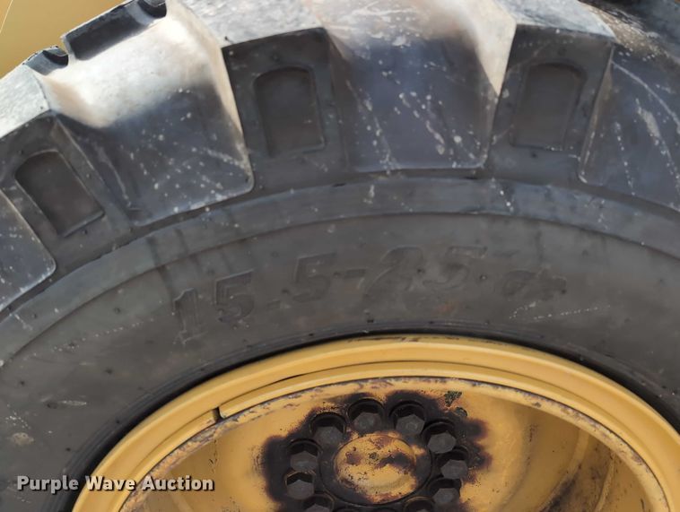 image for item EG2746 1989 John Deere 344E wheel loader