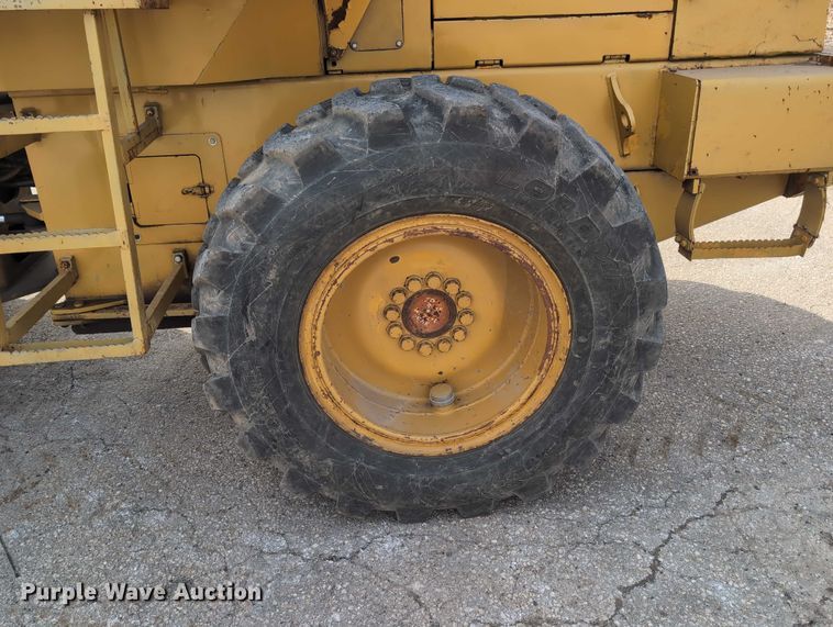 image for item EG2746 1989 John Deere 344E wheel loader