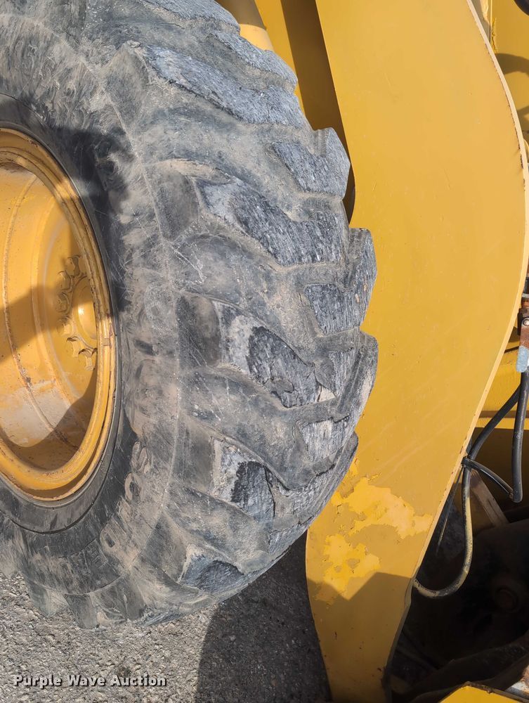 image for item EG2746 1989 John Deere 344E wheel loader