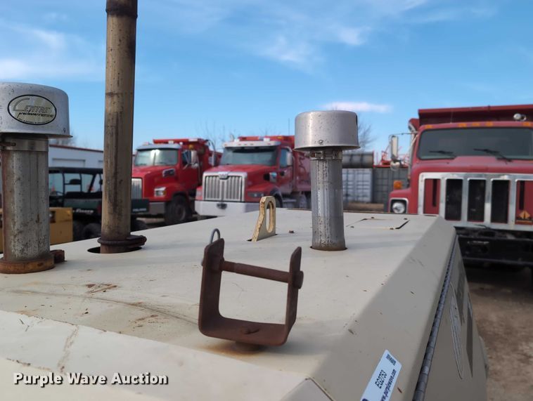 image for item EG2753 2005 Ingersoll Rand P185WJD air compressor