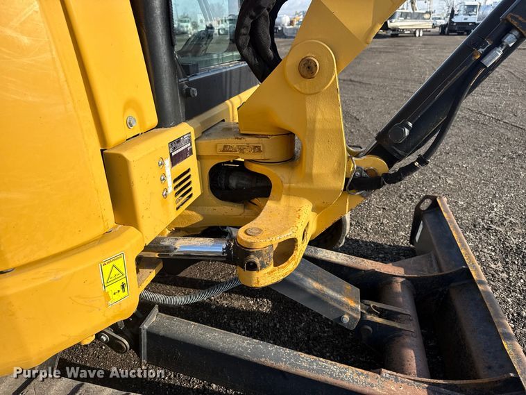 image for item EG8842 2014 Caterpillar 303.5E mini excavator
