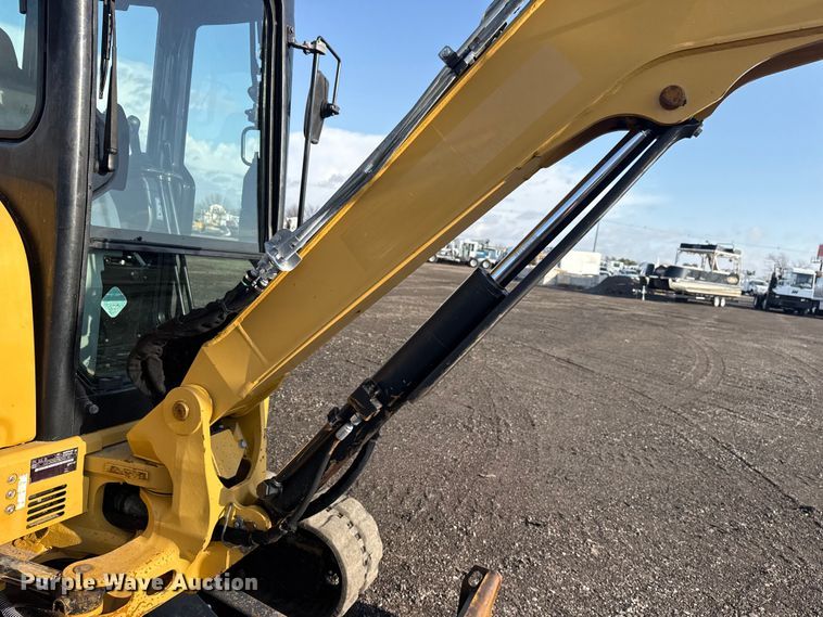 image for item EG8842 2014 Caterpillar 303.5E mini excavator