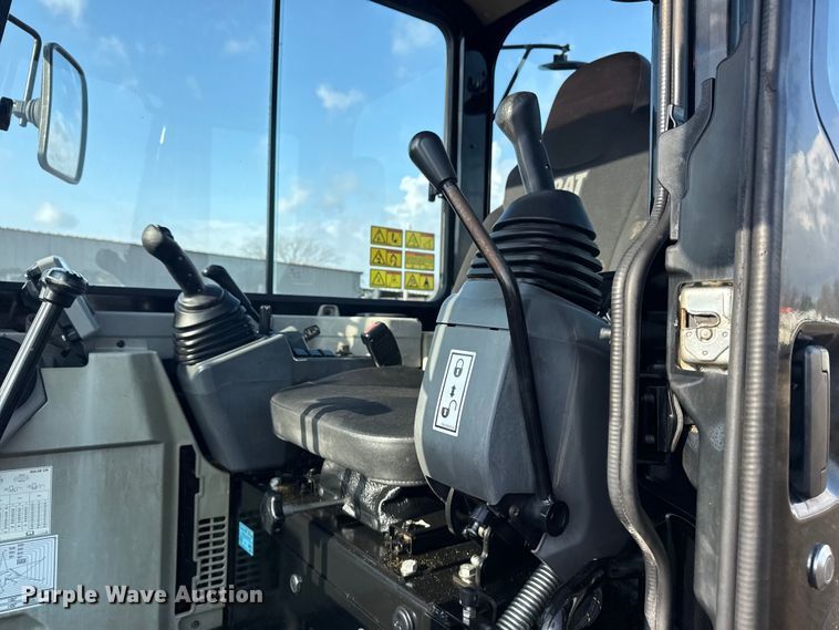 image for item EG8842 2014 Caterpillar 303.5E mini excavator