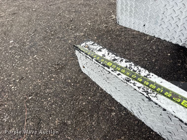 image for item EG8844 2013 Mack GU433 vacuum truck