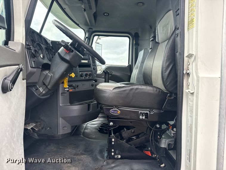 image for item EG8844 2013 Mack GU433 vacuum truck