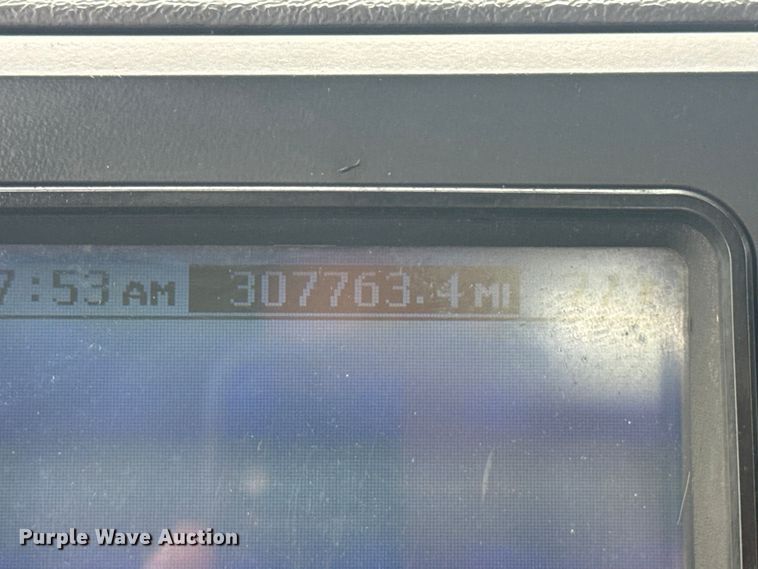 image for item EG8844 2013 Mack GU433 vacuum truck