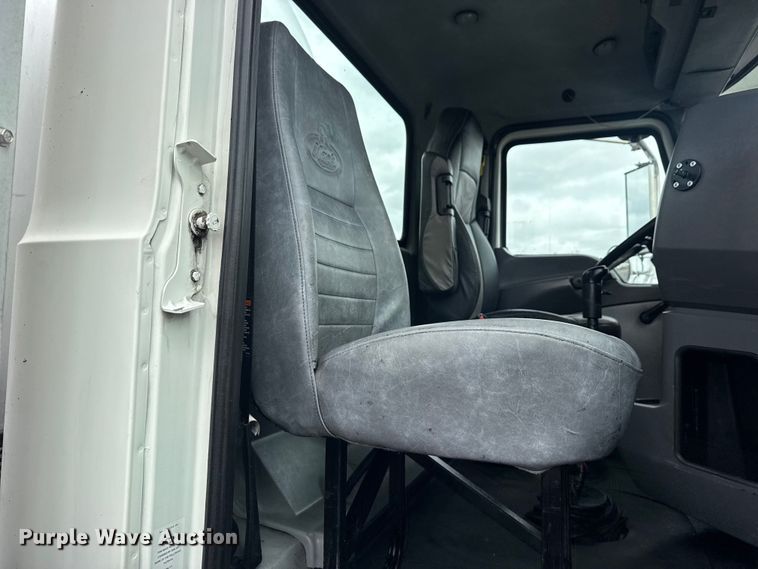 image for item EG8844 2013 Mack GU433 vacuum truck