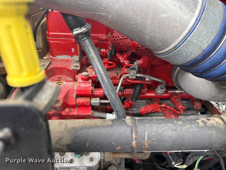 image for item EG8844 2013 Mack GU433 vacuum truck