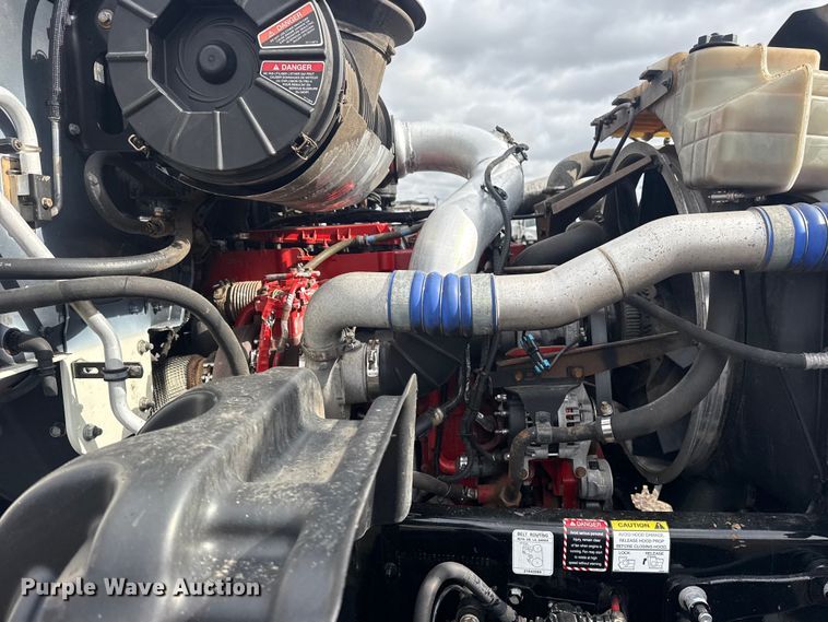 image for item EG8844 2013 Mack GU433 vacuum truck