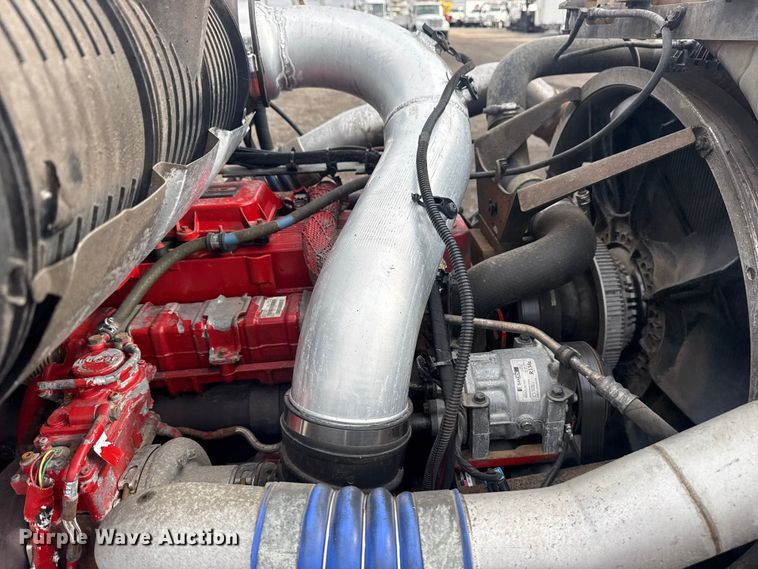 image for item EG8844 2013 Mack GU433 vacuum truck