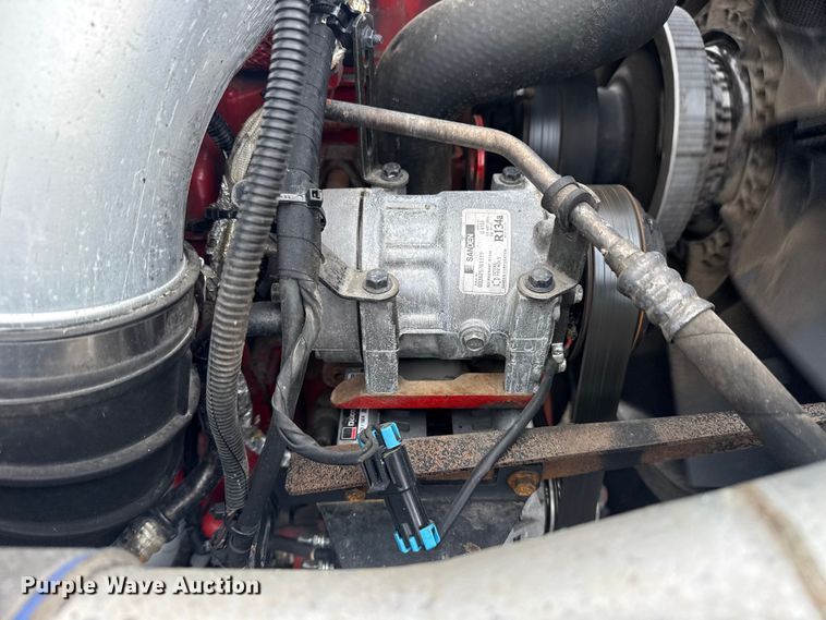 image for item EG8844 2013 Mack GU433 vacuum truck