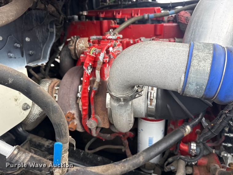 image for item EG8844 2013 Mack GU433 vacuum truck