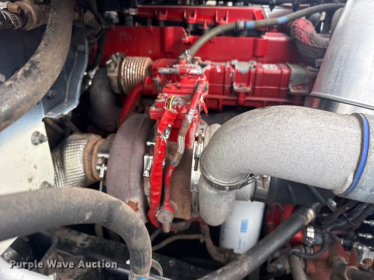 image for item EG8844 2013 Mack GU433 vacuum truck