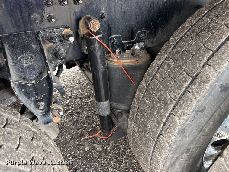 image for item EG8844 2013 Mack GU433 vacuum truck