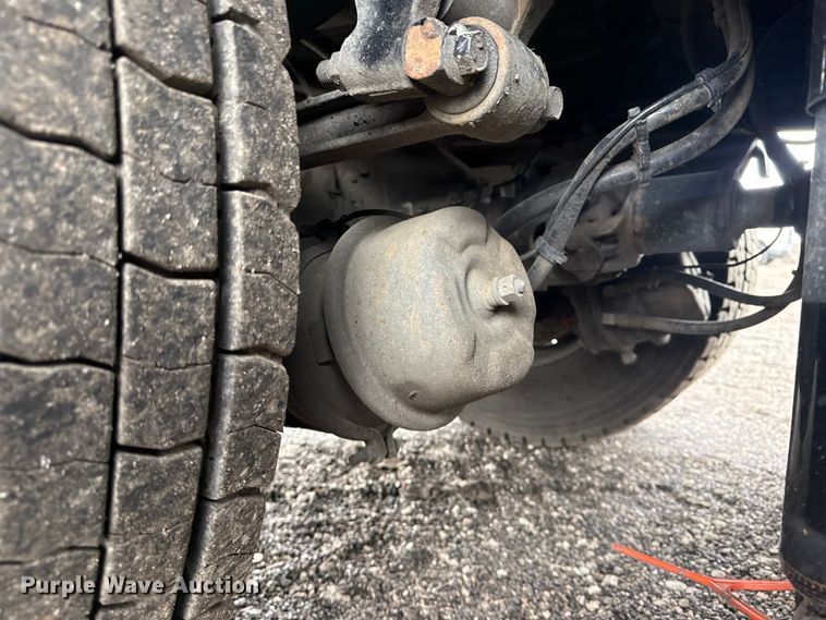 image for item EG8844 2013 Mack GU433 vacuum truck