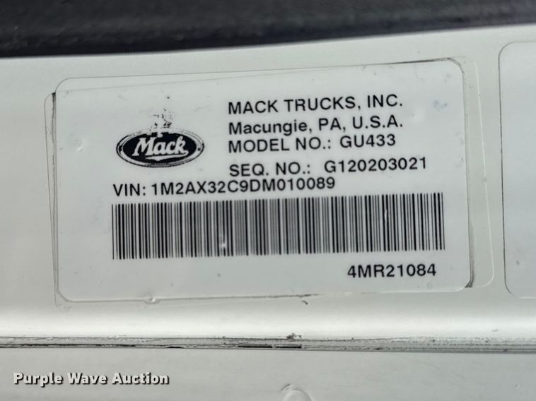 image for item EG8844 2013 Mack GU433 vacuum truck