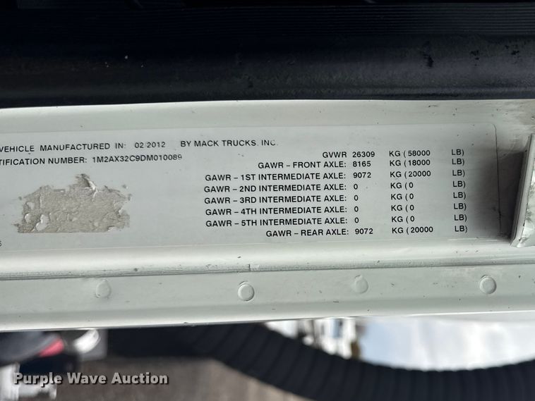 image for item EG8844 2013 Mack GU433 vacuum truck