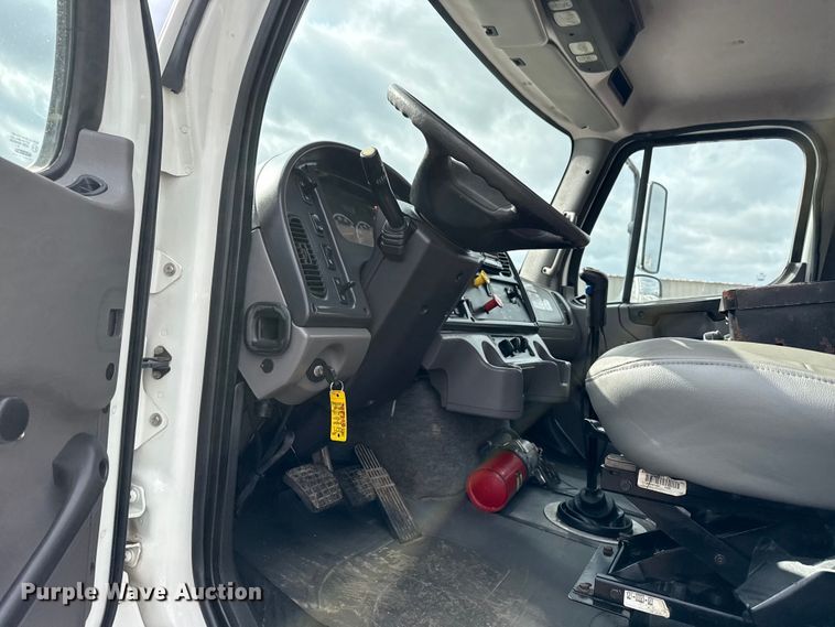 image for item EG8845 2010 Freightliner Business Class M2 crane truck