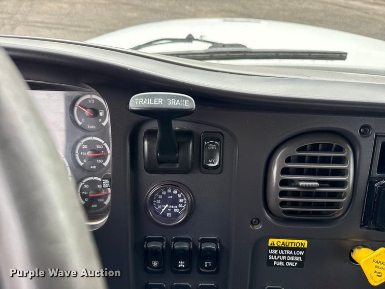 image for item EG8845 2010 Freightliner Business Class M2 crane truck