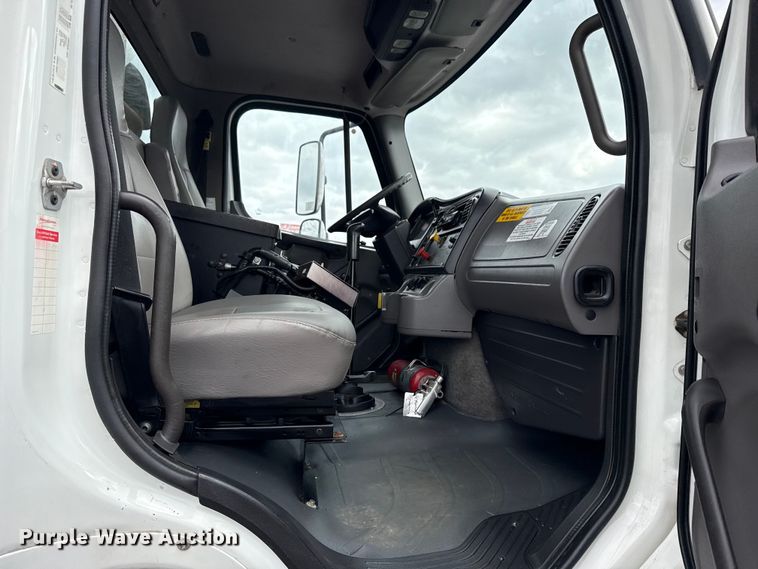 image for item EG8845 2010 Freightliner Business Class M2 crane truck