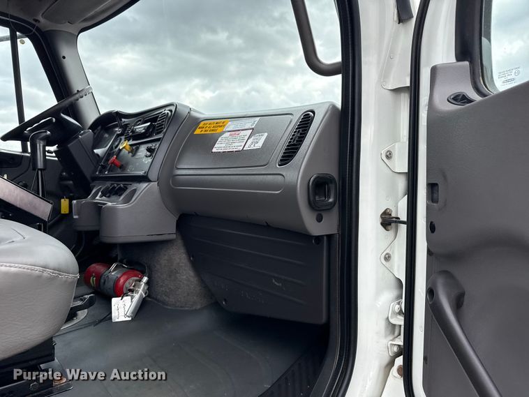 image for item EG8845 2010 Freightliner Business Class M2 crane truck