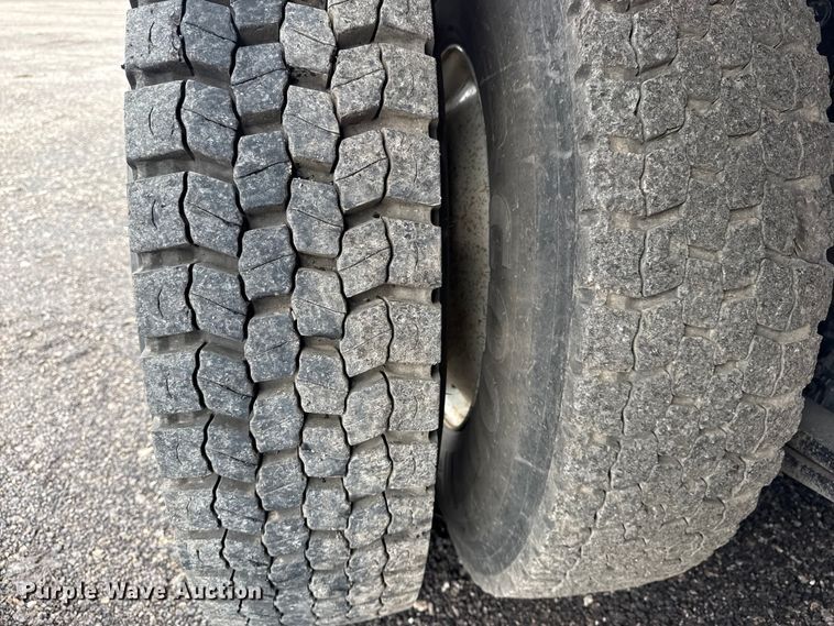 image for item EG8845 2010 Freightliner Business Class M2 crane truck