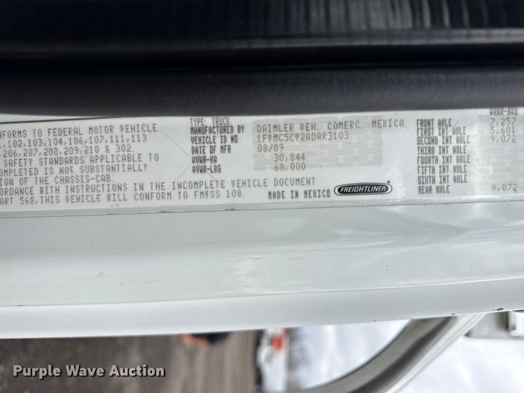 image for item EG8845 2010 Freightliner Business Class M2 crane truck