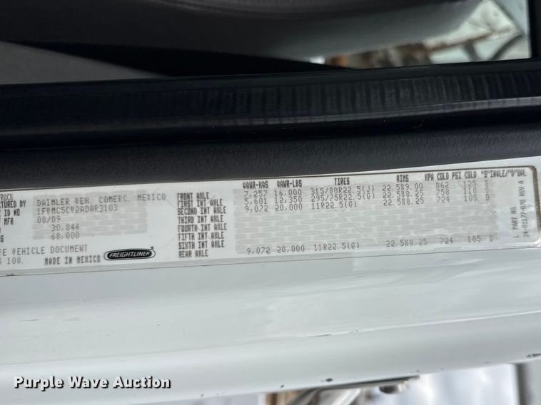 image for item EG8845 2010 Freightliner Business Class M2 crane truck