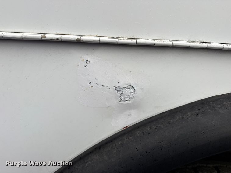 image for item EG8847 1999 International 4800 digger derrick truck