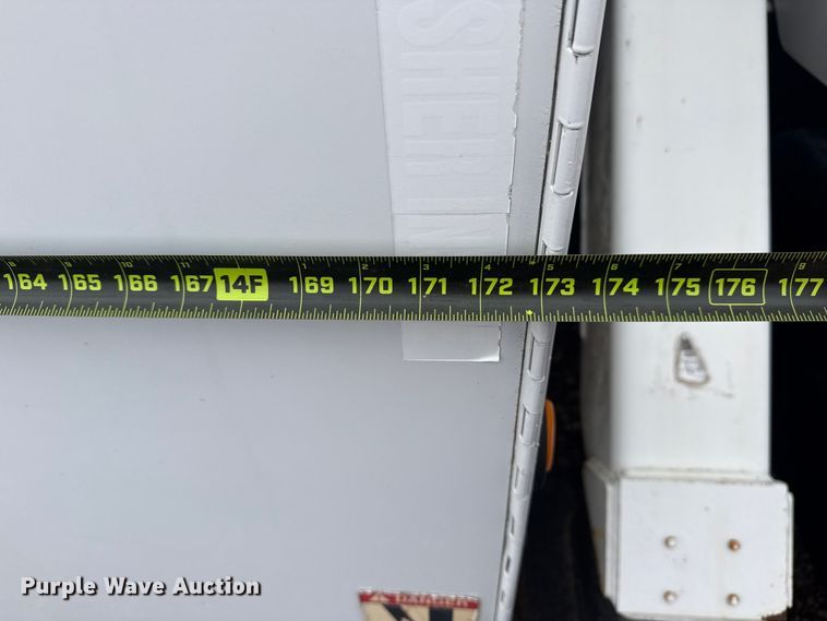 image for item EG8847 1999 International 4800 digger derrick truck