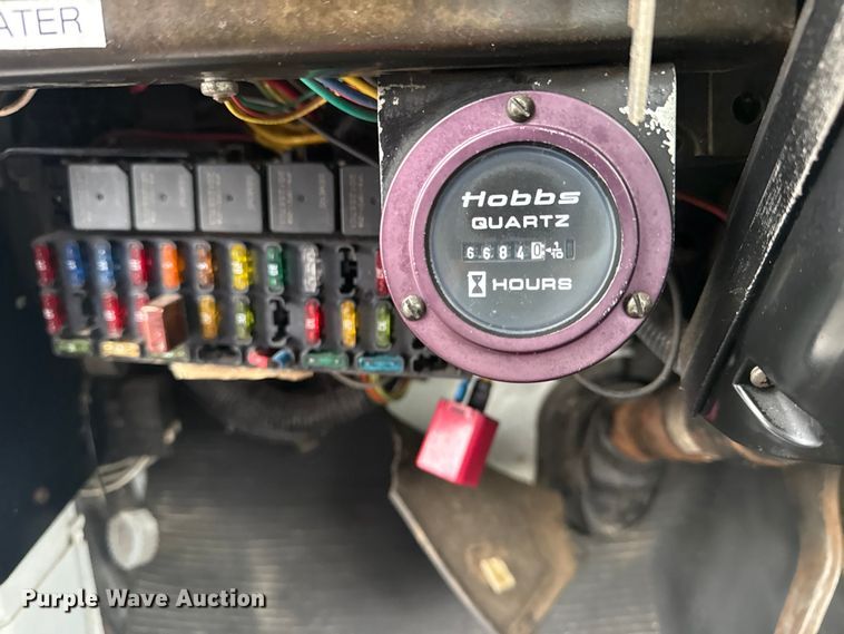 image for item EG8847 1999 International 4800 digger derrick truck