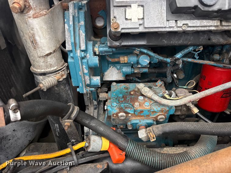 image for item EG8847 1999 International 4800 digger derrick truck