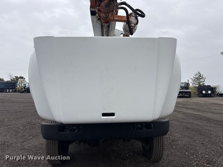 image for item EG8847 1999 International 4800 digger derrick truck