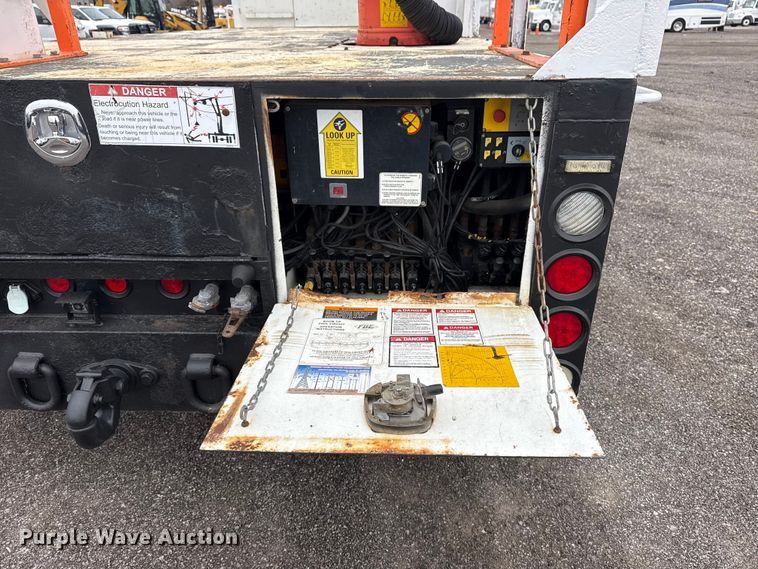 image for item EG8849 2010 International 7500 Crew Cab crane truck