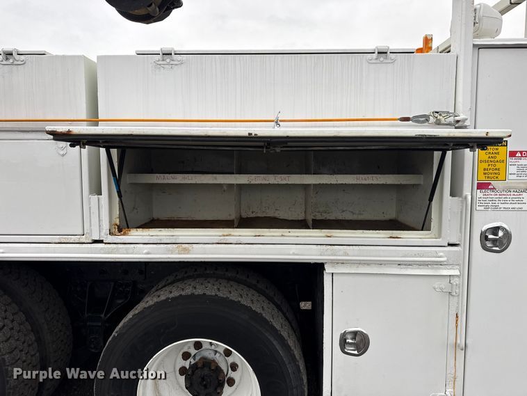 image for item EG8849 2010 International 7500 Crew Cab crane truck