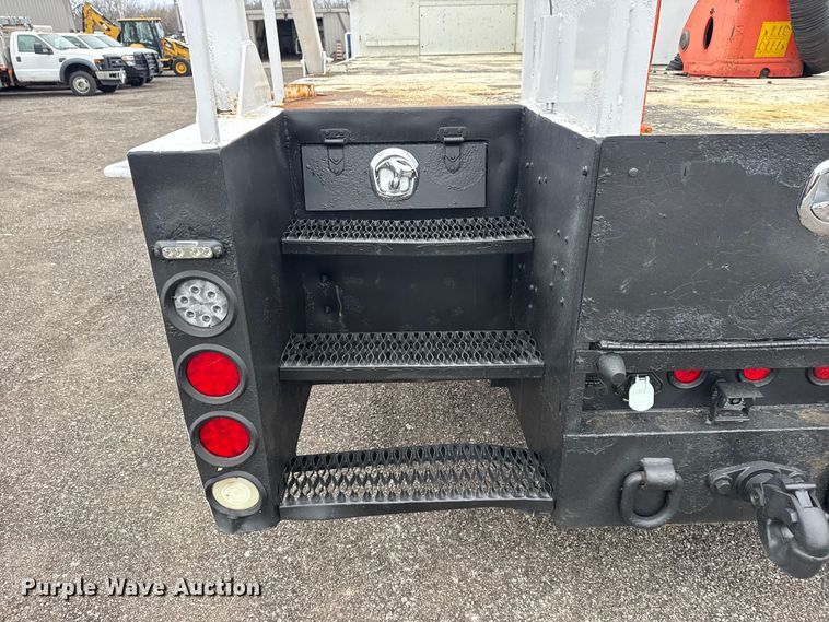 image for item EG8849 2010 International 7500 Crew Cab crane truck