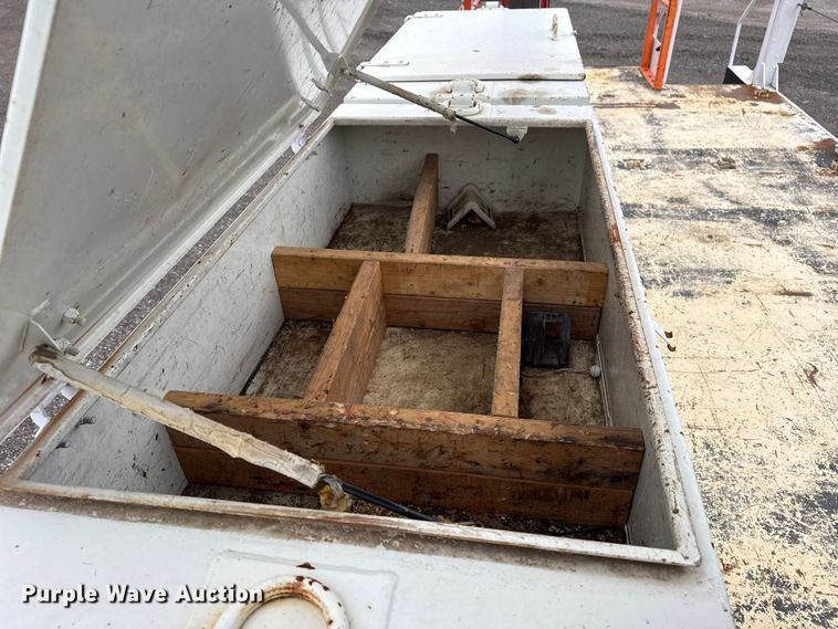 image for item EG8849 2010 International 7500 Crew Cab crane truck