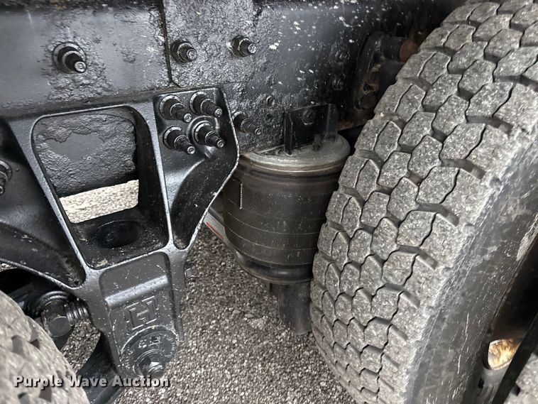 image for item EG8849 2010 International 7500 Crew Cab crane truck