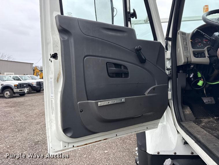 image for item EG8849 2010 International 7500 Crew Cab crane truck